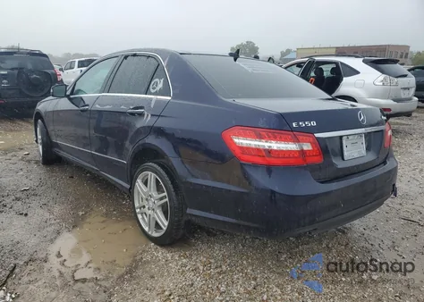 2010 Mercedes-Benz E 550 4Matic z USA, uszkodzony, nr VIN WDDHF9AB4AA222015